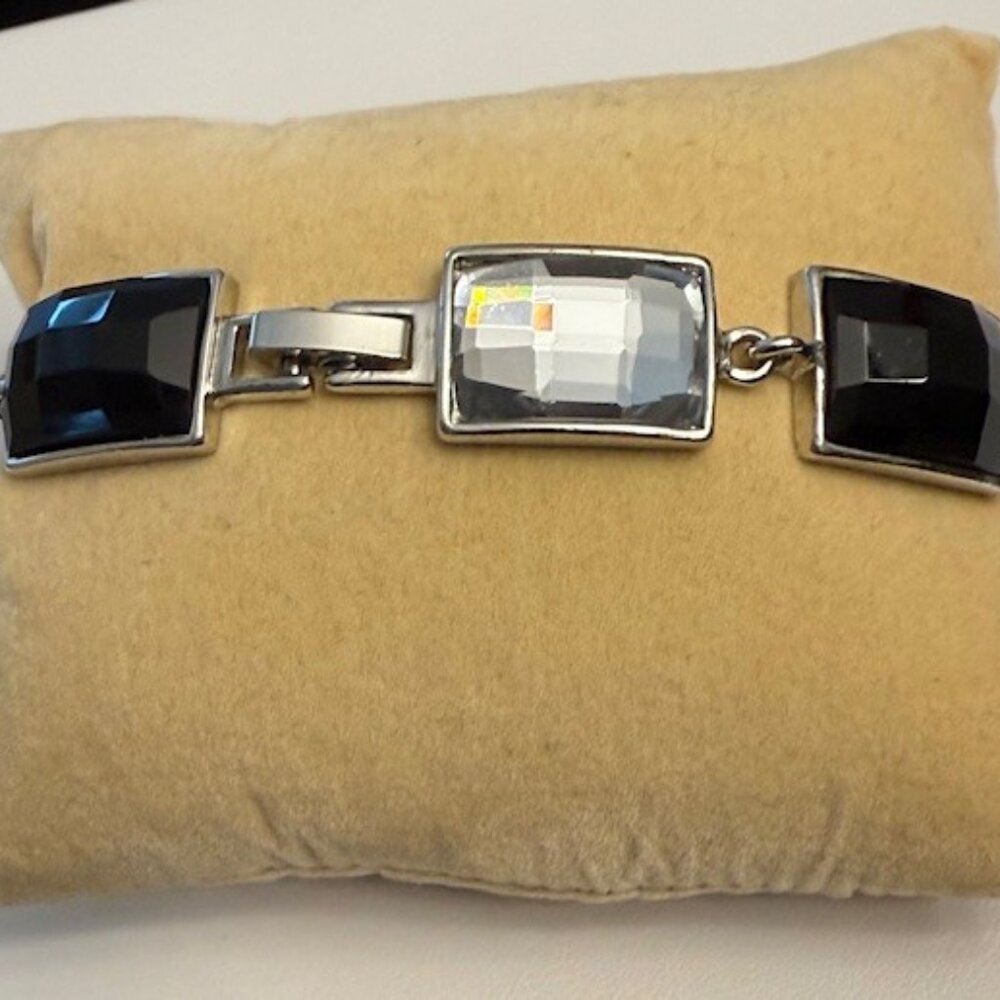 Lia Sophia "PARTY ON" Bracelet - Picture 7 of 12